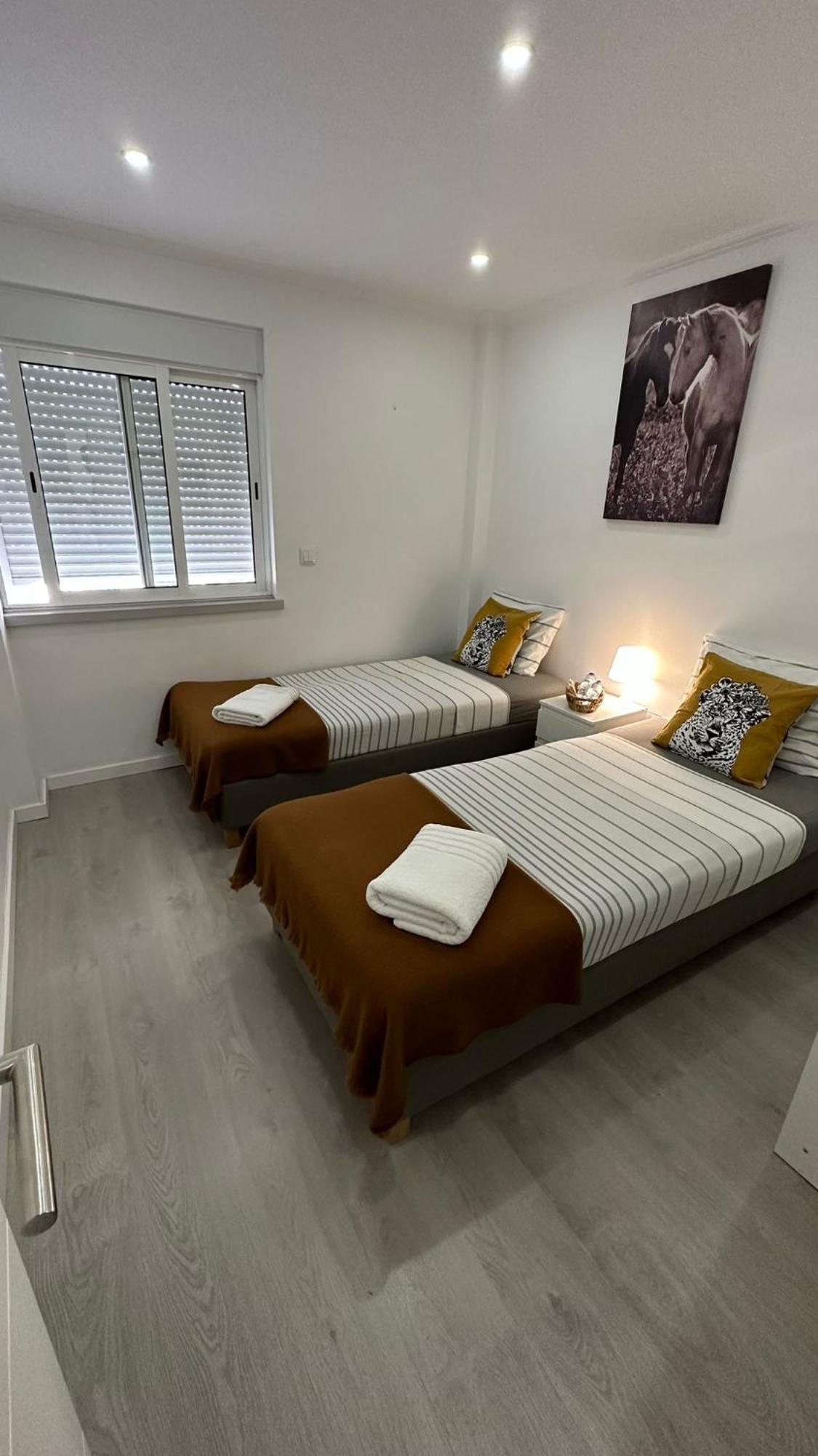 Airport Room Lisbon Bagian luar foto