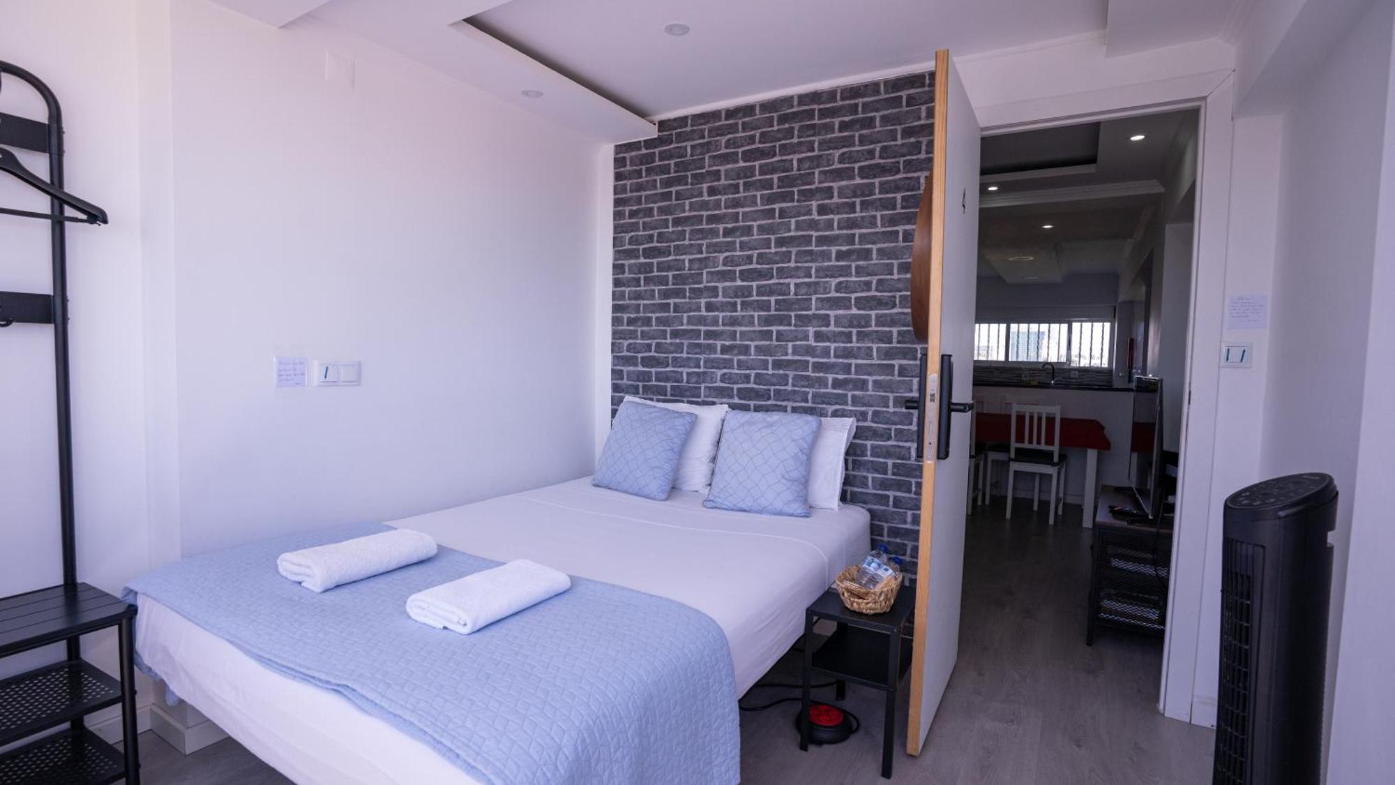 Airport Room Lisbon Bagian luar foto