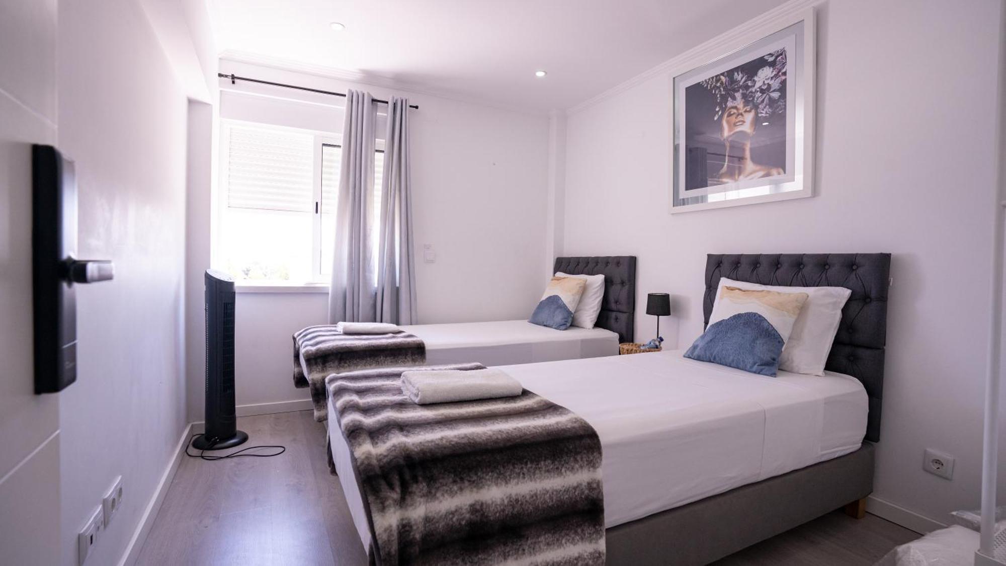Airport Room Lisbon Bagian luar foto