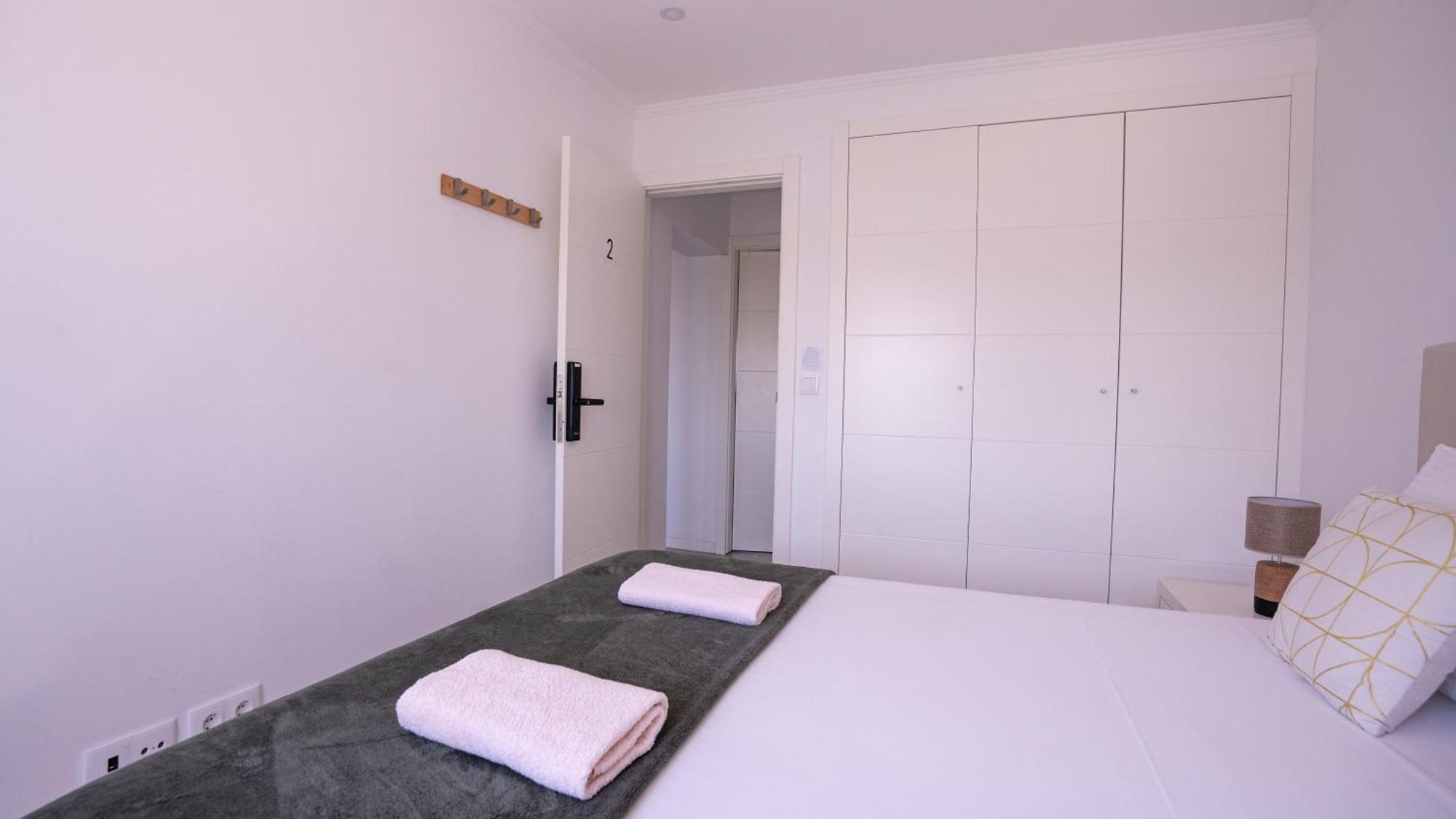 Airport Room Lisbon Bagian luar foto