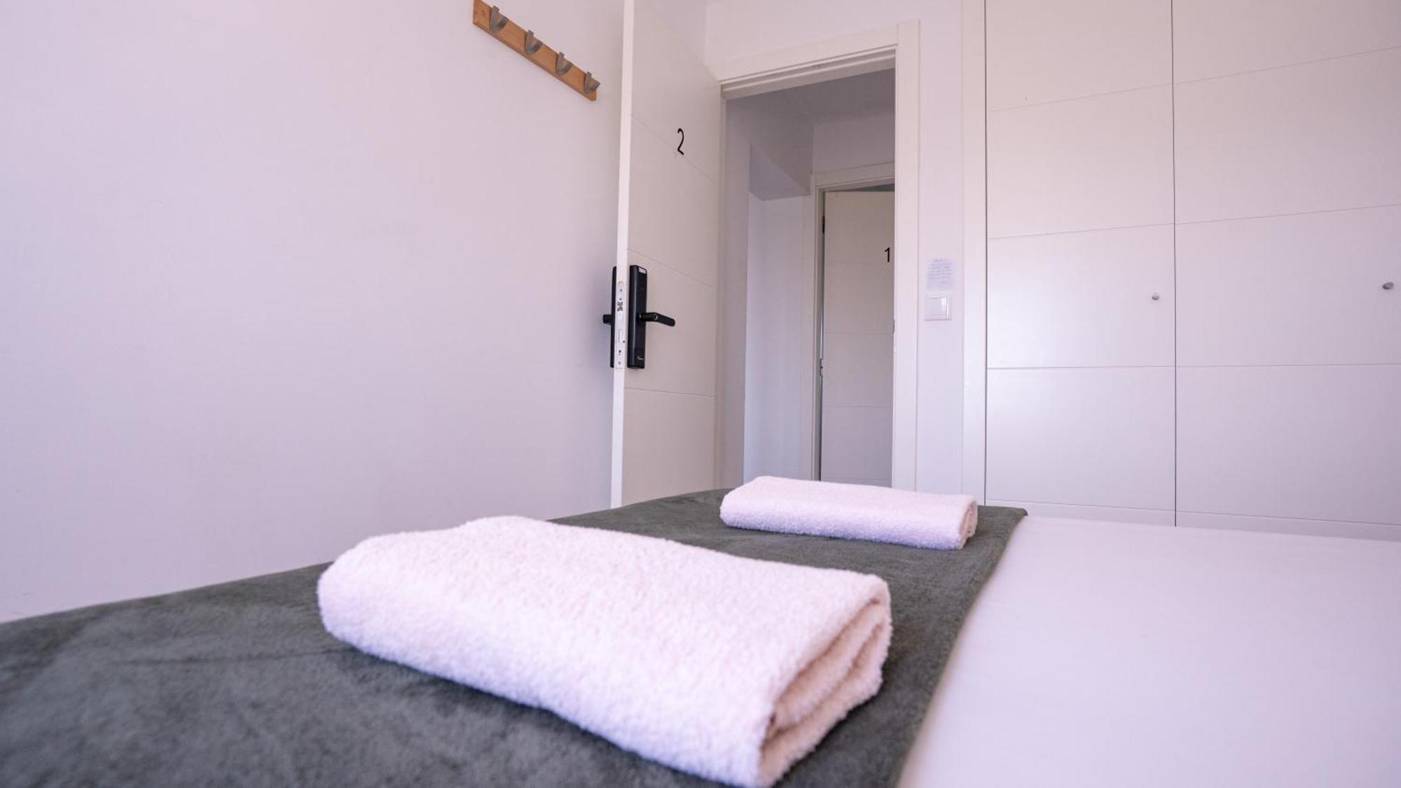 Airport Room Lisbon Bagian luar foto