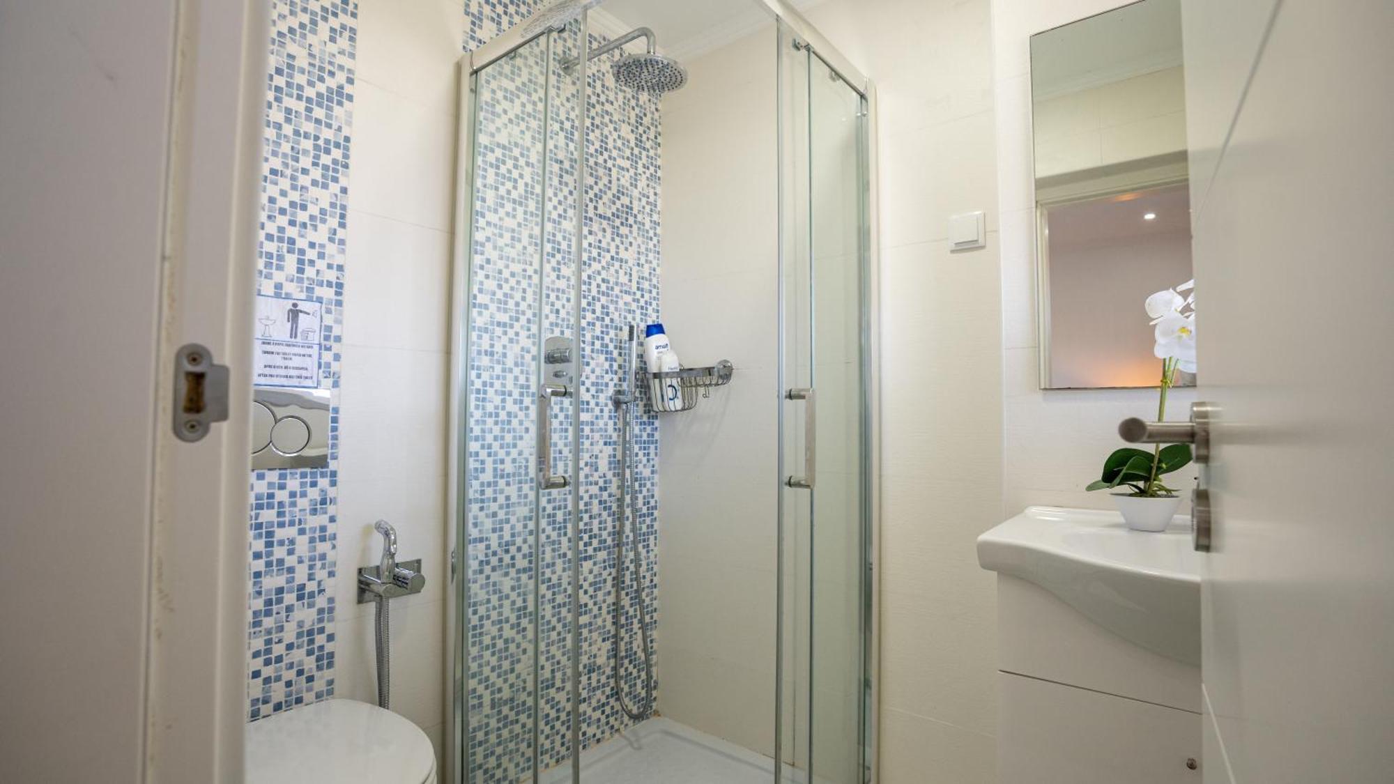 Airport Room Lisbon Bagian luar foto