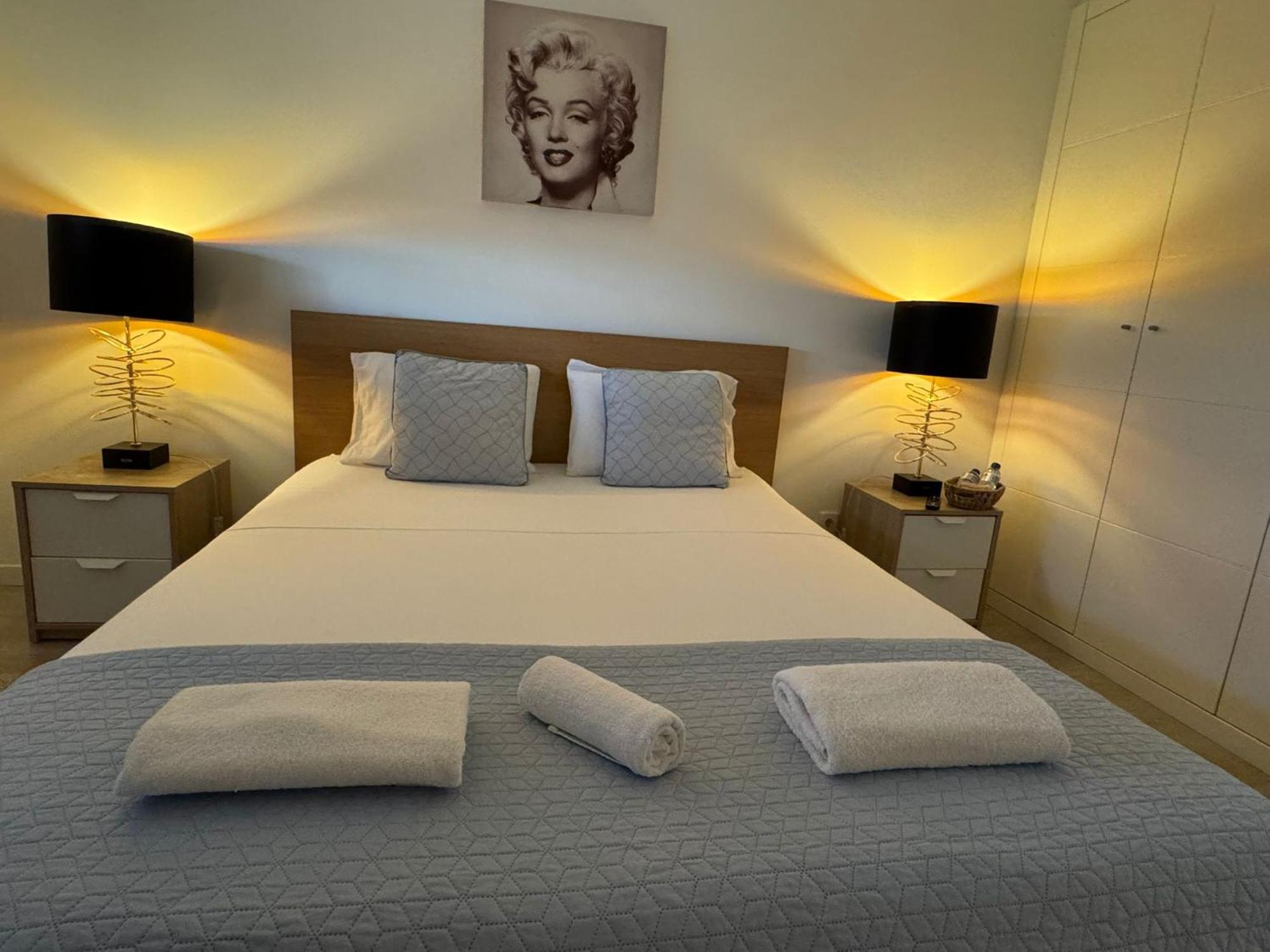 Airport Room Lisbon Bagian luar foto